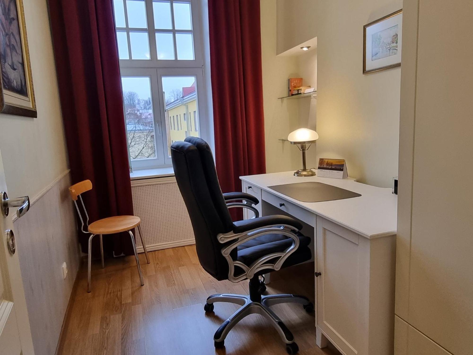 Classic Apartments In Old Town Tallinn Buitenkant foto
